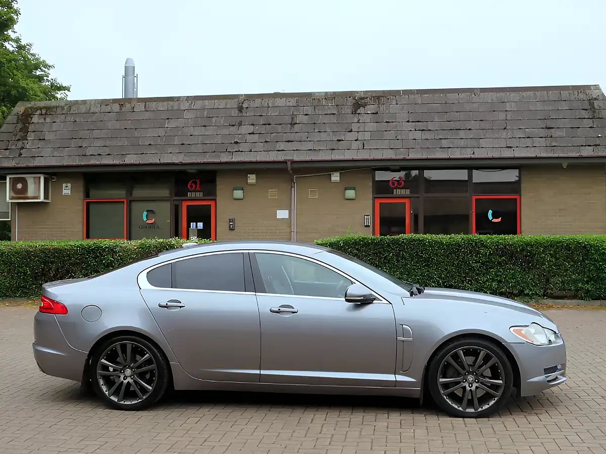 Used 2009 Jaguar Xf Premium Luxury Pearl Grey Metallic - Interior and Exterior details 2
