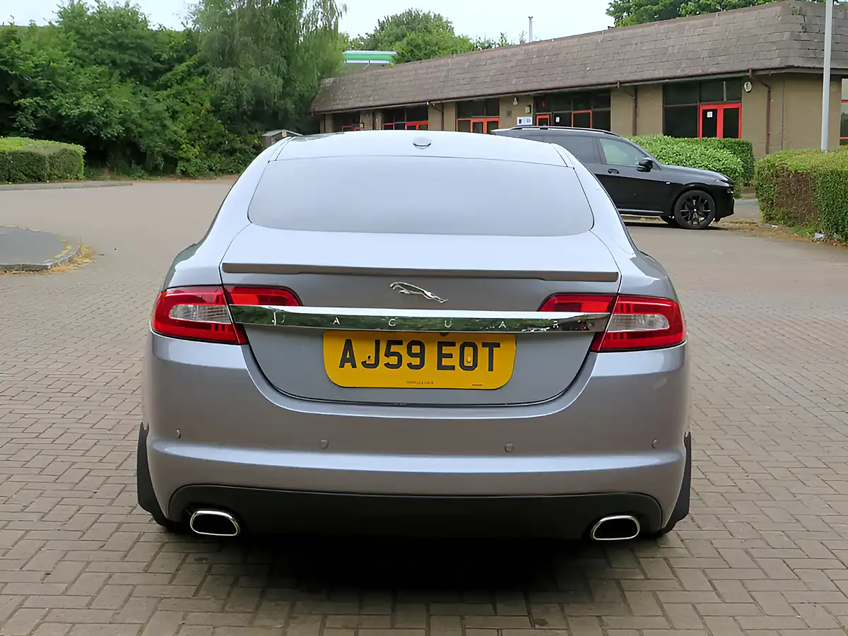 Used 2009 Jaguar Xf Premium Luxury Pearl Grey Metallic - Interior and Exterior details 4