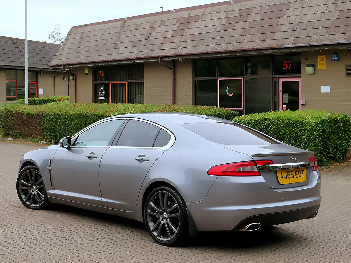Used 2009 Jaguar Xf Premium Luxury Pearl Grey Metallic - Interior and Exterior details 5