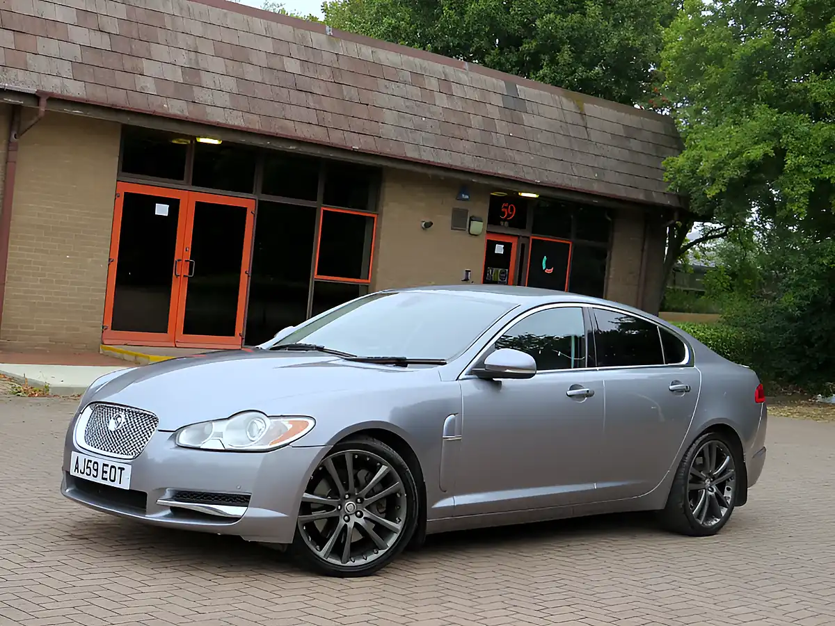 Used 2009 Jaguar Xf Premium Luxury Pearl Grey Metallic - Interior and Exterior details 7