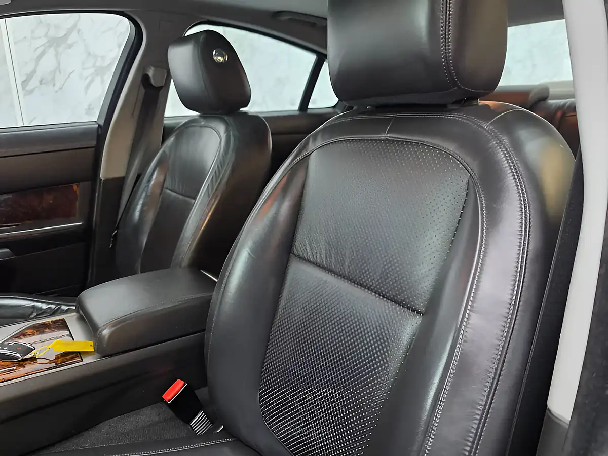 Used 2009 Jaguar Xf Premium Luxury Silver - Interior and Exterior details 17