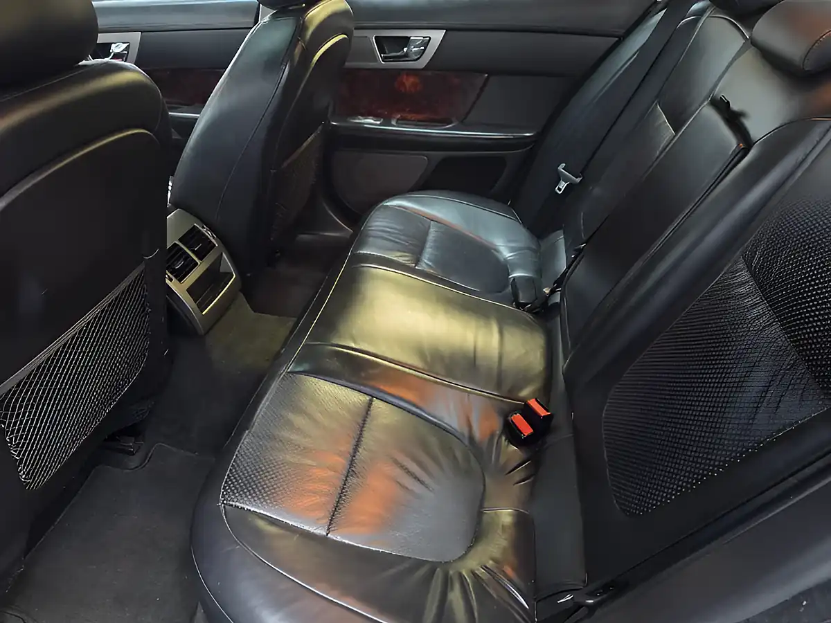 Used 2009 Jaguar Xf Premium Luxury Silver - Interior and Exterior details 19