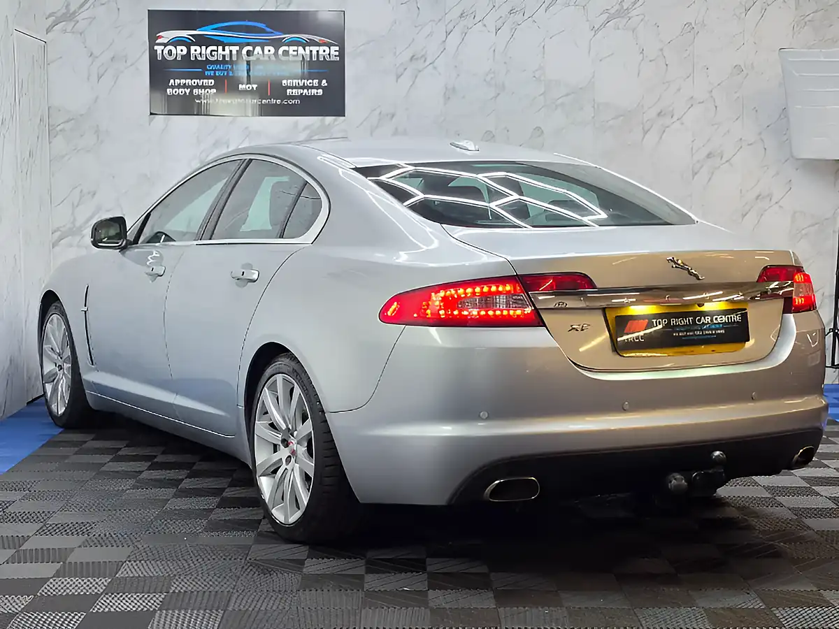 Used 2009 Jaguar Xf Premium Luxury Silver - Interior and Exterior details 7