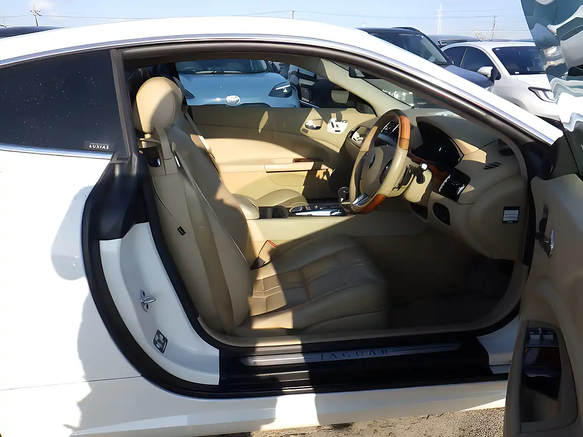 Used 2009 Jaguar Xk Coupe White - Interior and Exterior details 11