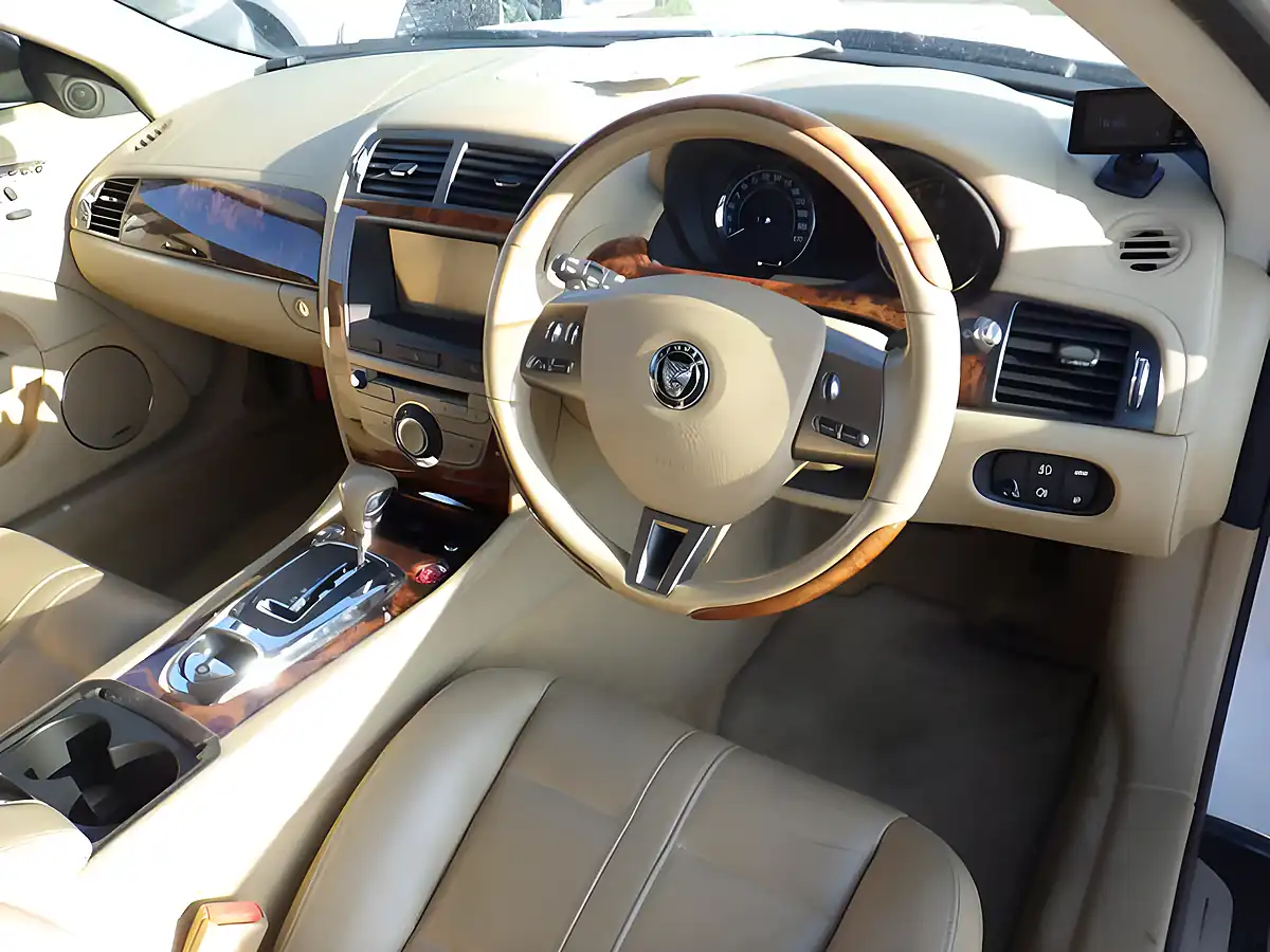 Used 2009 Jaguar Xk Coupe White - Interior and Exterior details 12