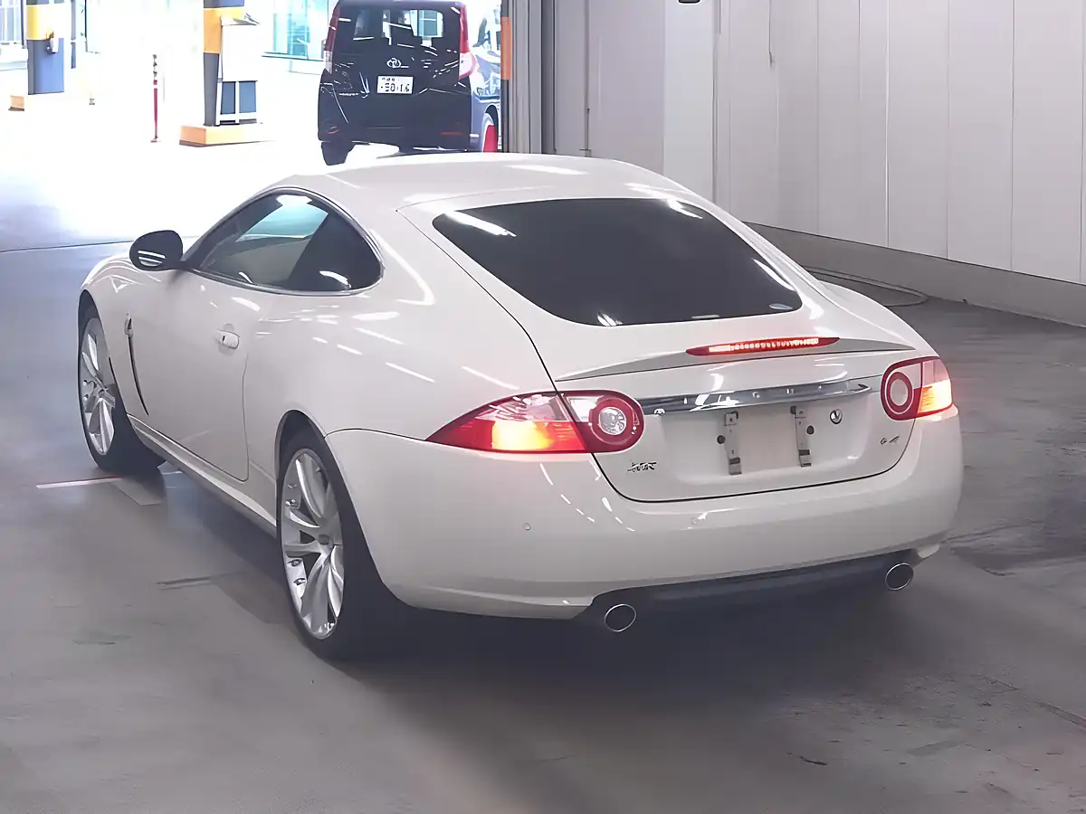 Used 2009 Jaguar Xk Coupe White - Interior and Exterior details 4