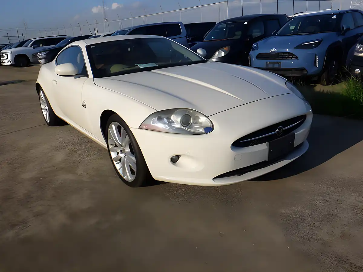Used 2009 Jaguar Xk Coupe White - Interior and Exterior details 6