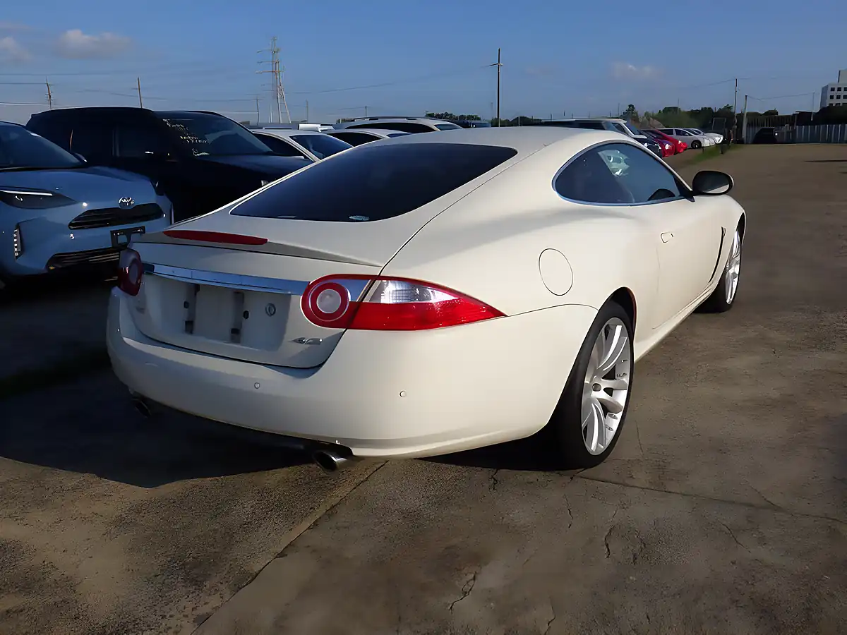 Used 2009 Jaguar Xk Coupe White - Interior and Exterior details 7