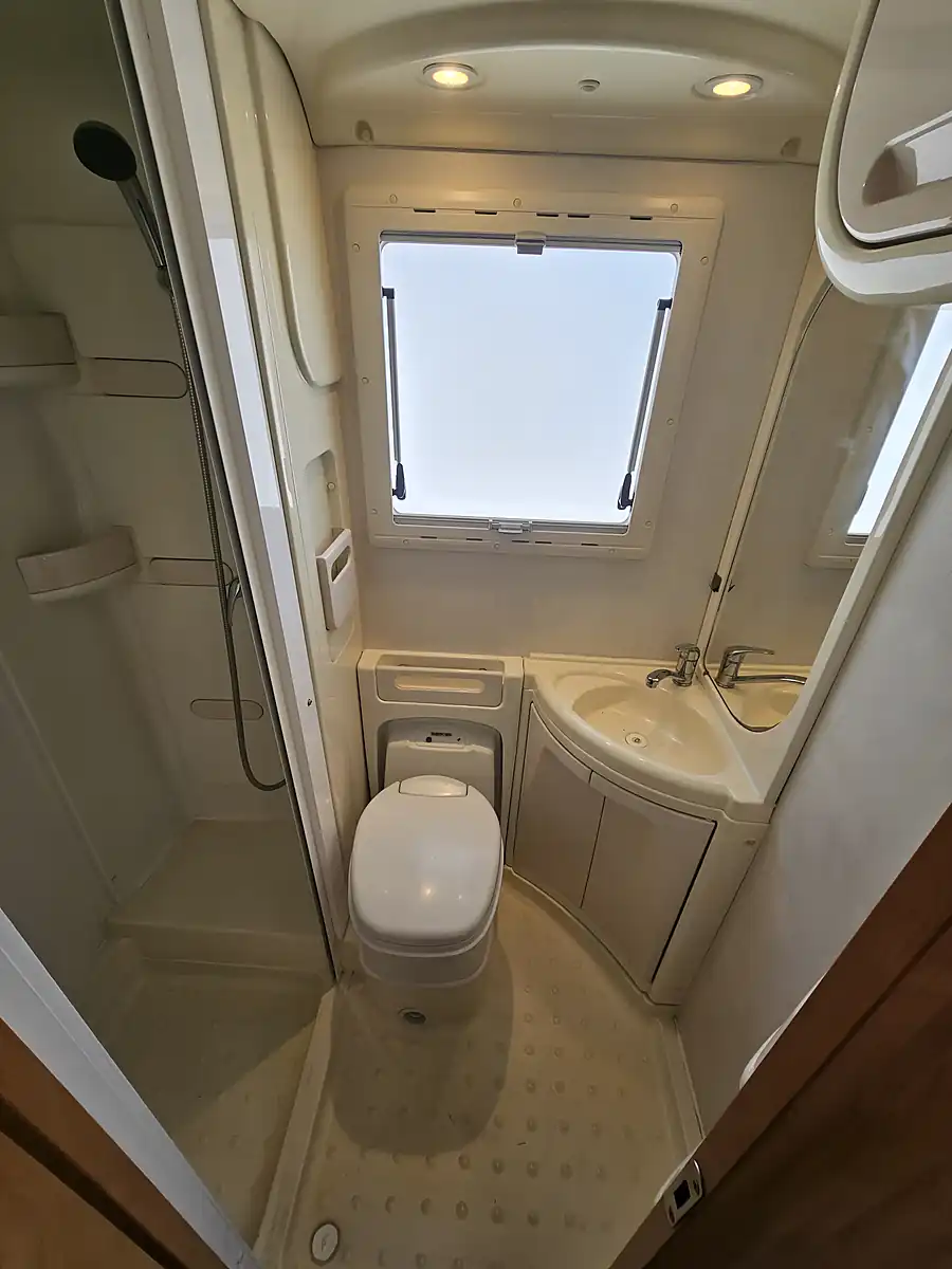 Used 2009 Joint New Life Spl 158 Low Profile - Interior and Exterior details 17