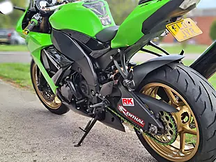 Used 2009 Kawasaki Ninja ZX-10R Green - Interior and Exterior details 11