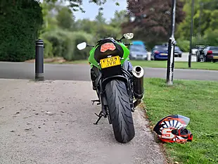 Used 2009 Kawasaki Ninja ZX-10R Green - Interior and Exterior details 6