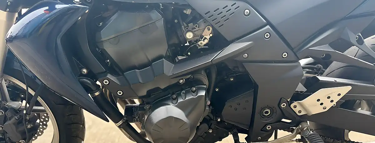 Used 2009 Kawasaki Z750 - Interior and Exterior details 6