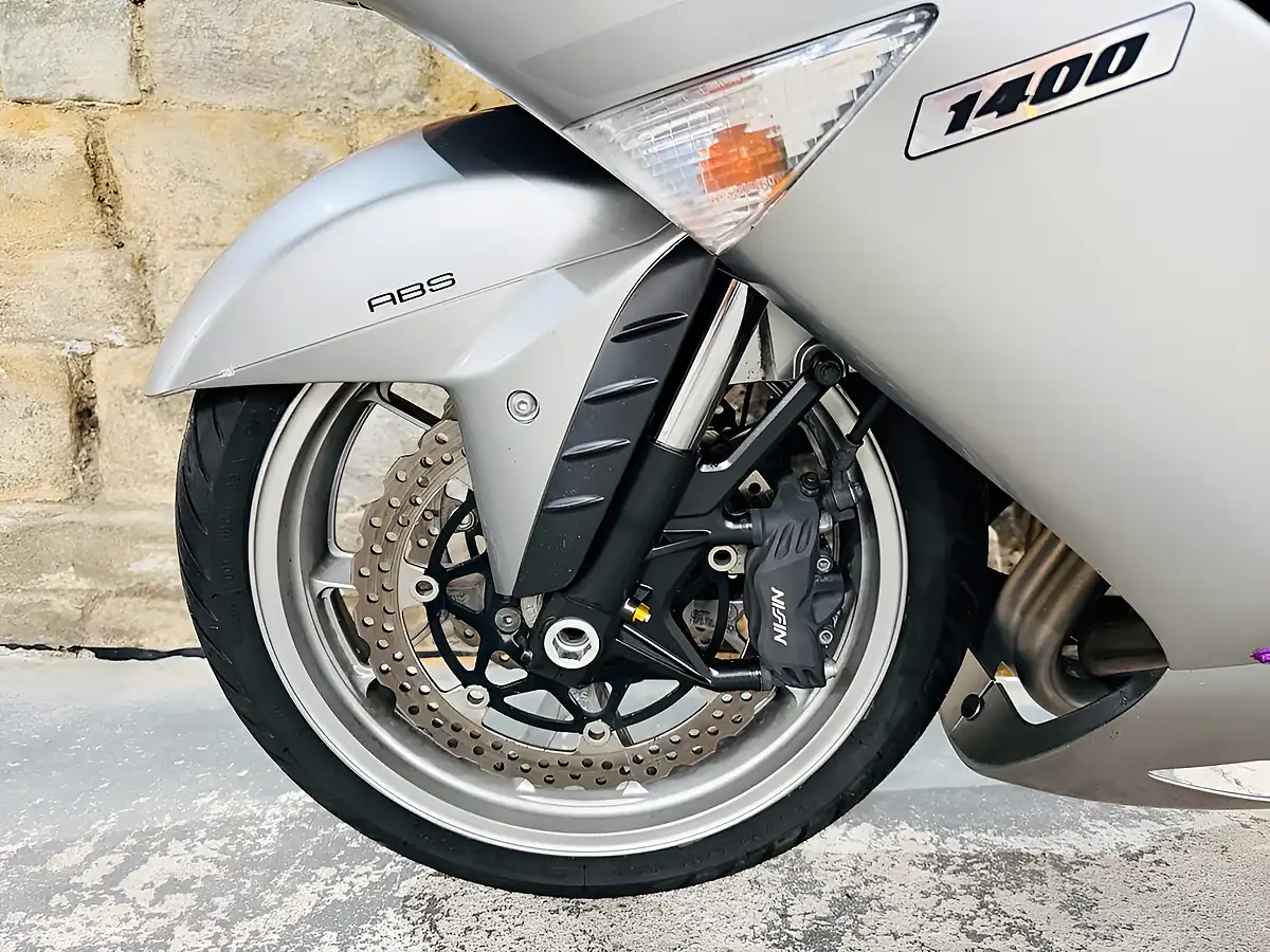 Used 2009 Kawasaki Zzr1400 Abs Silver - Interior and Exterior details 14