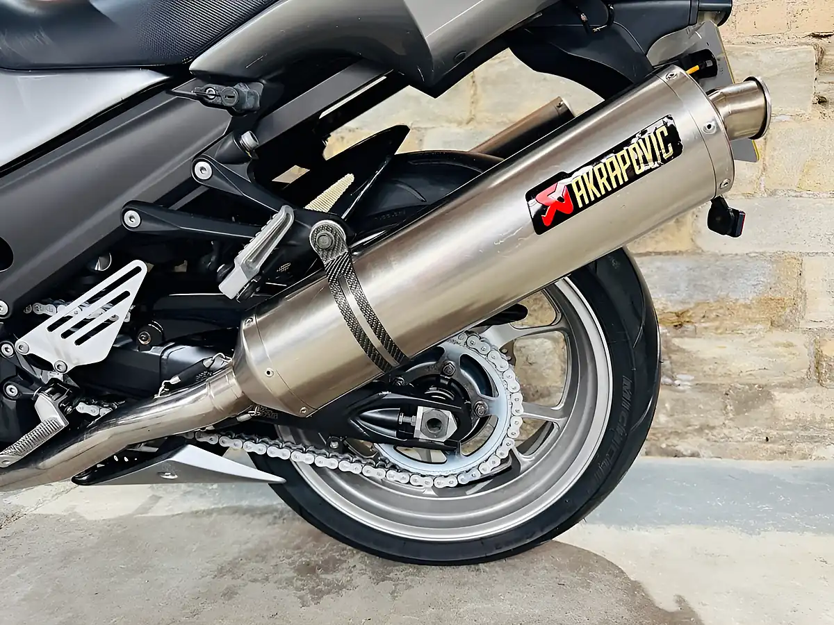 Used 2009 Kawasaki Zzr1400 Abs Silver - Interior and Exterior details 17