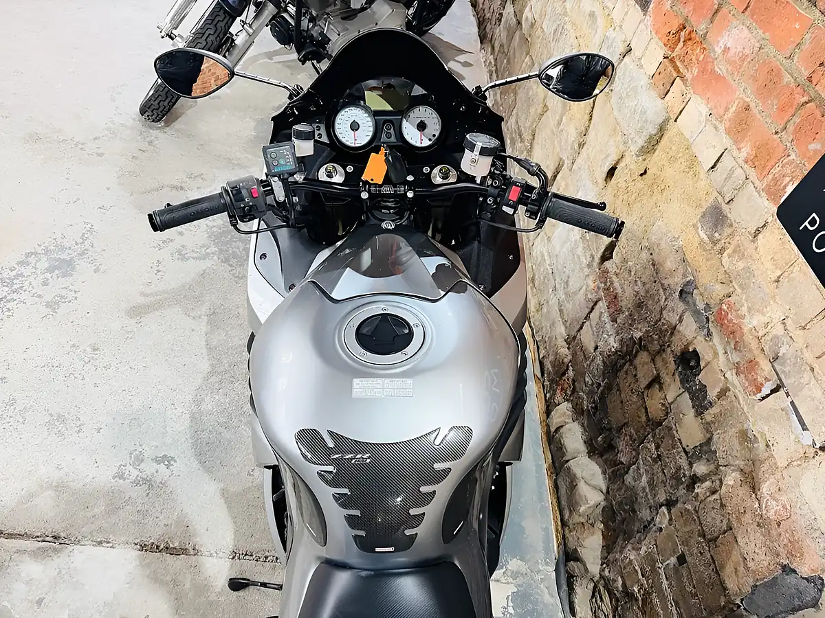 Used 2009 Kawasaki Zzr1400 Abs Silver - Interior and Exterior details 20