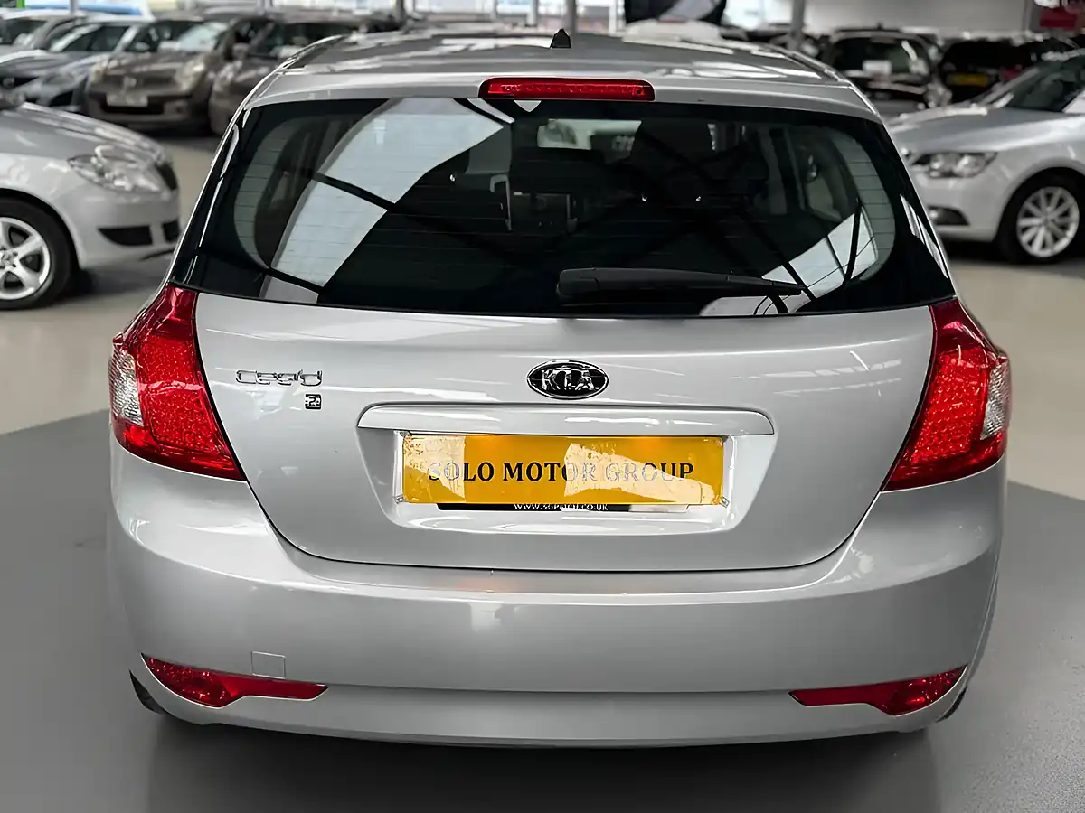 Used 2009 Kia Ceed 2 Silver - Interior and Exterior details 10