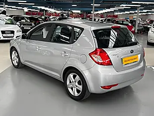 Used 2009 Kia Ceed 2 Silver - Interior and Exterior details 2