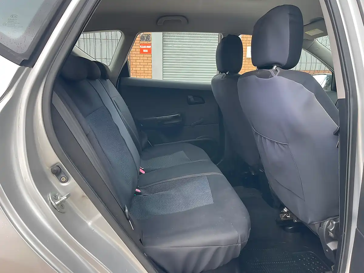 Used 2009 Kia Ceed 2 Sports Wagon Silver - Interior and Exterior details 10