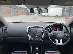 Used 2009 Kia Ceed 2 Sports Wagon Silver - Interior and Exterior details 12