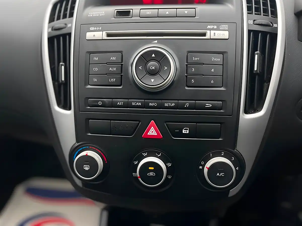 Used 2009 Kia Ceed 2 Sports Wagon Silver - Interior and Exterior details 17