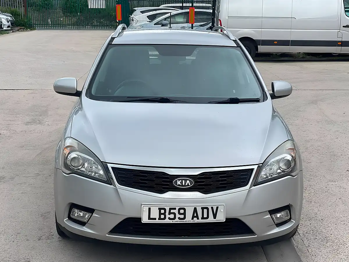 Used 2009 Kia Ceed 2 Sports Wagon Silver - Interior and Exterior details 2