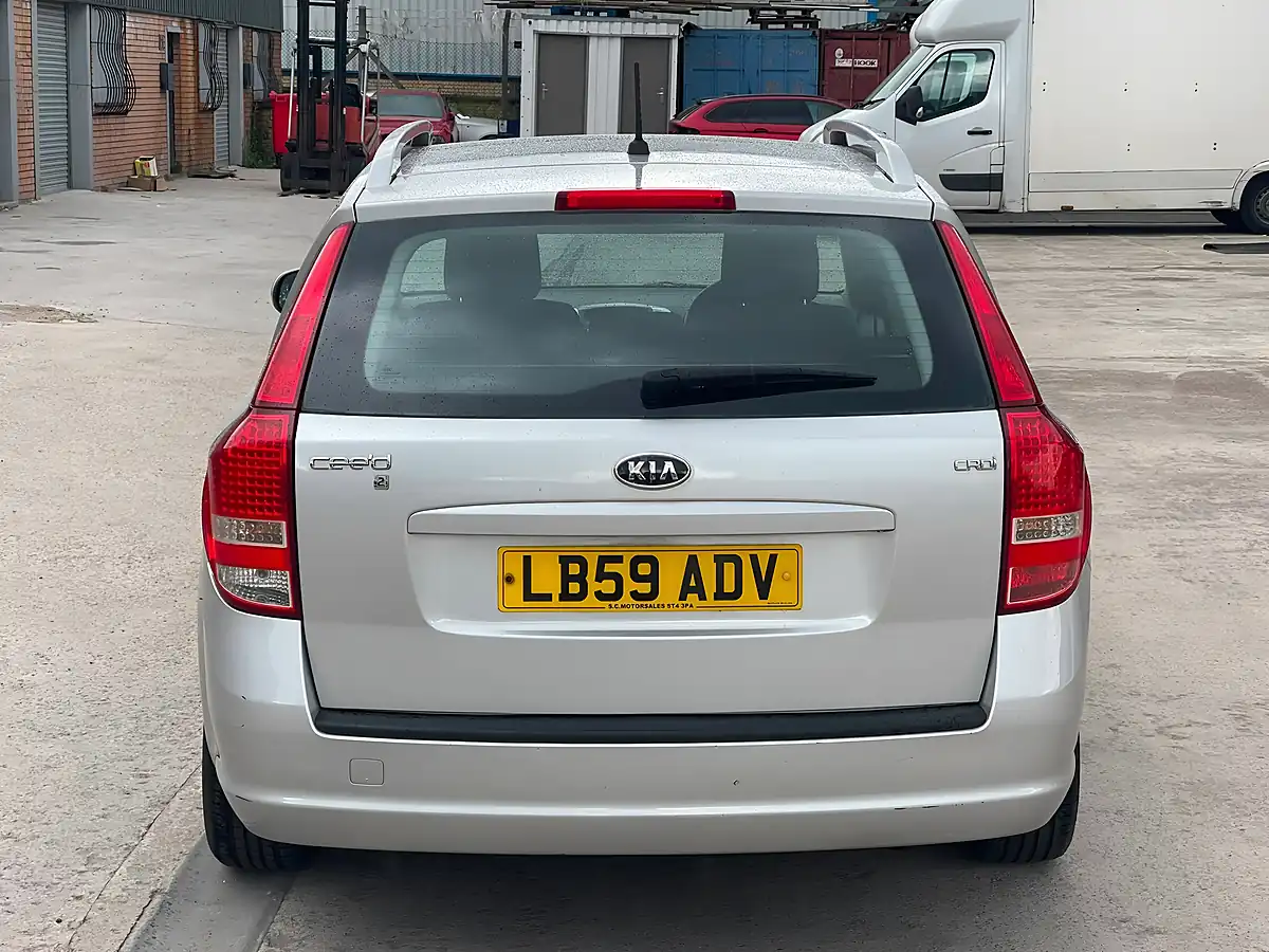 Used 2009 Kia Ceed 2 Sports Wagon Silver - Interior and Exterior details 7