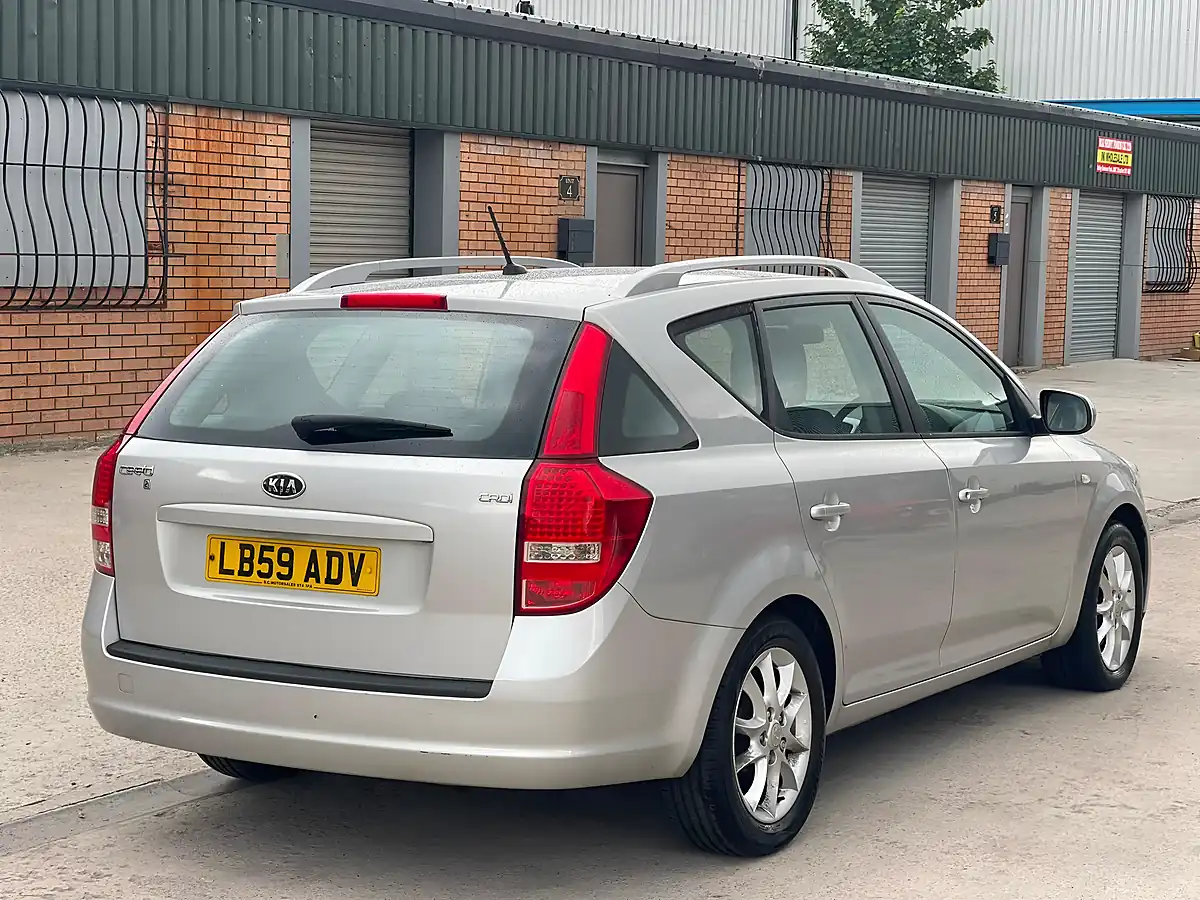 Used 2009 Kia Ceed 2 Sports Wagon Silver - Interior and Exterior details 8