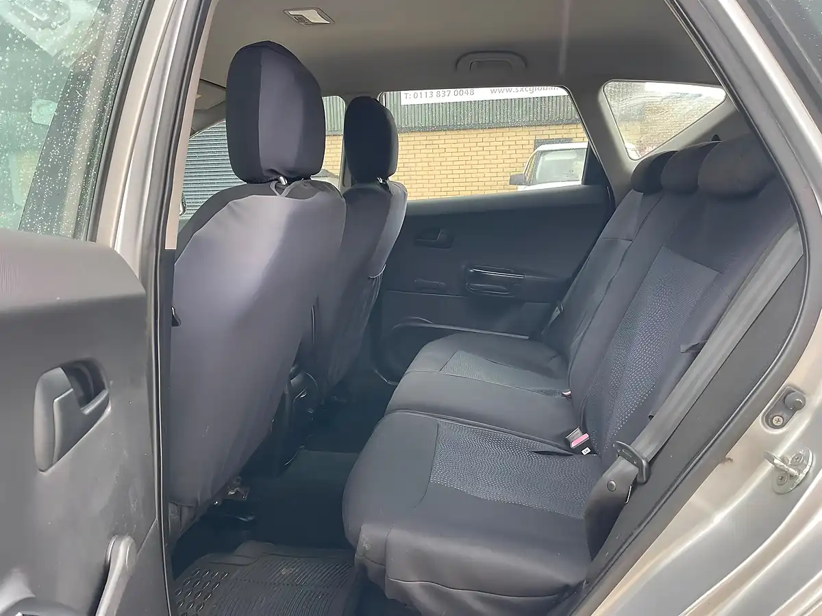 Used 2009 Kia Ceed 2 Sports Wagon Silver - Interior and Exterior details 9