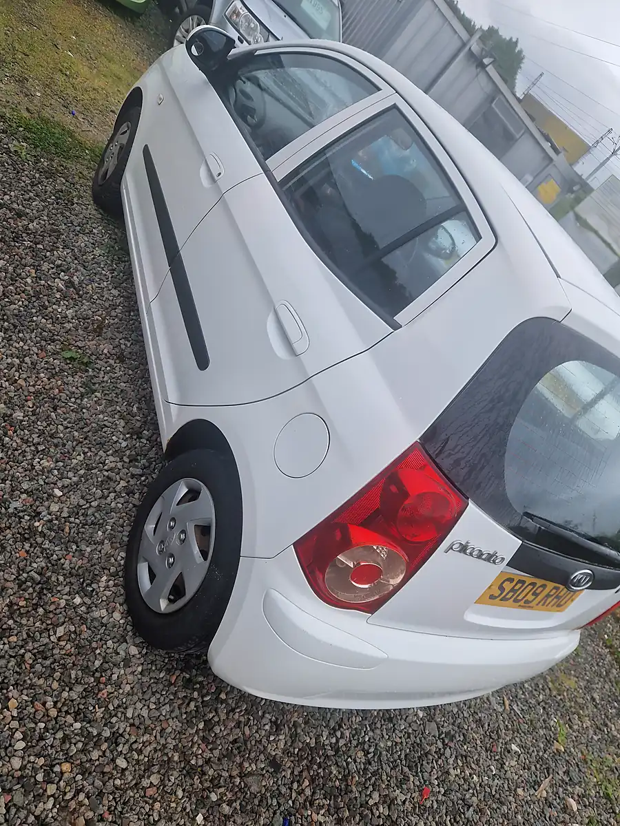 Used 2009 Kia Picanto 5dr White - Interior and Exterior details 10