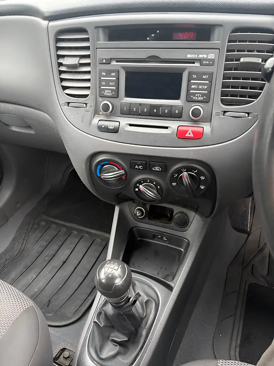 Used 2009 Kia Rio 2 Black - Interior and Exterior details 10