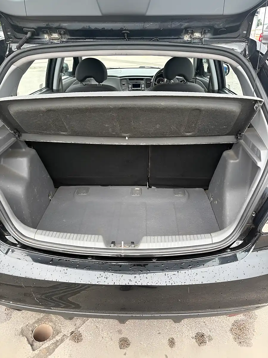 Used 2009 Kia Rio 2 Black - Interior and Exterior details 7
