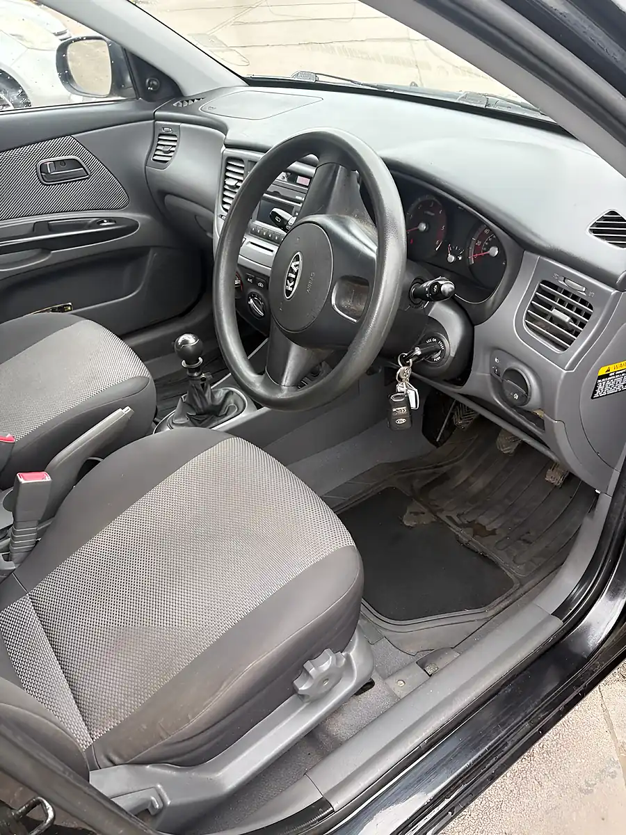Used 2009 Kia Rio 2 Black - Interior and Exterior details 9