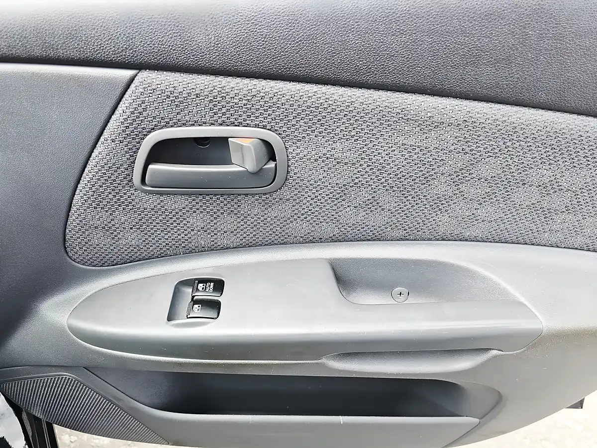Used 2009 Kia Rio Black - Interior and Exterior details 14