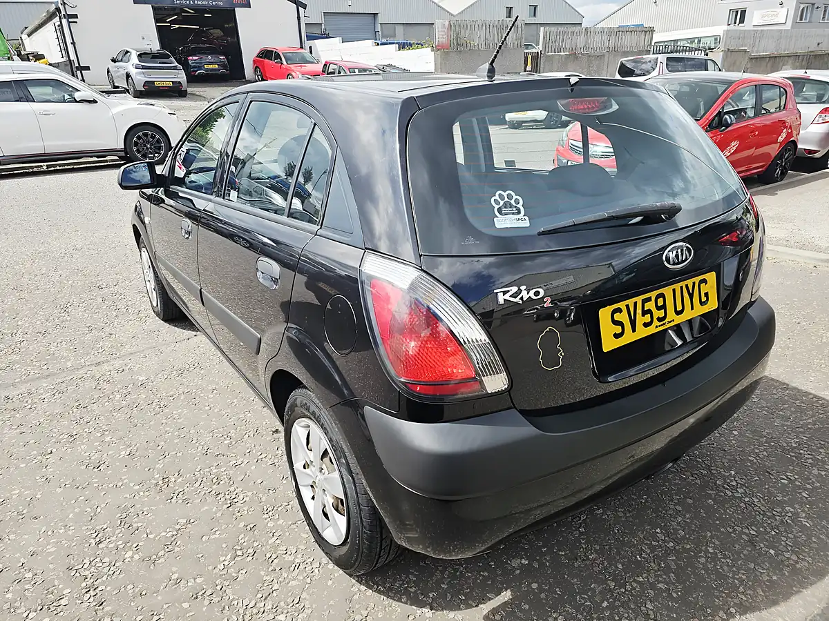 Used 2009 Kia Rio Black - Interior and Exterior details 3