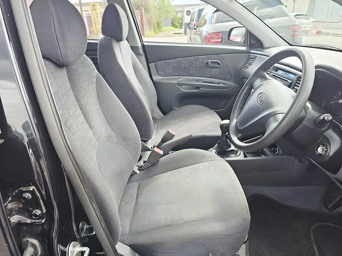 Used 2009 Kia Rio Black - Interior and Exterior details 9