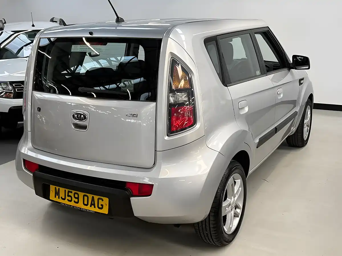 Used 2009 Kia Soul 2 Silver - Interior and Exterior details 12