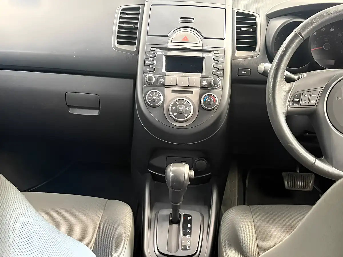 Used 2009 Kia Soul 2 Silver - Interior and Exterior details 13