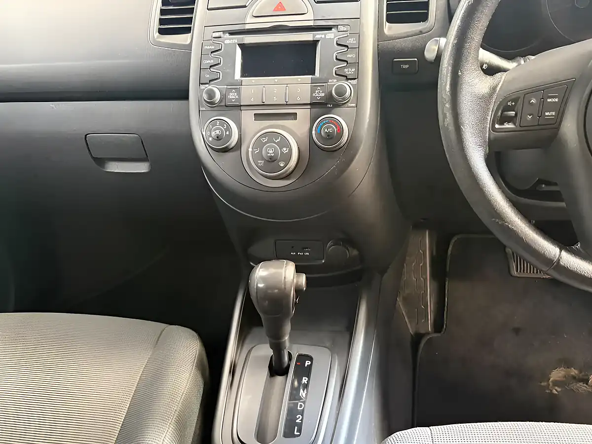Used 2009 Kia Soul 2 Silver - Interior and Exterior details 14
