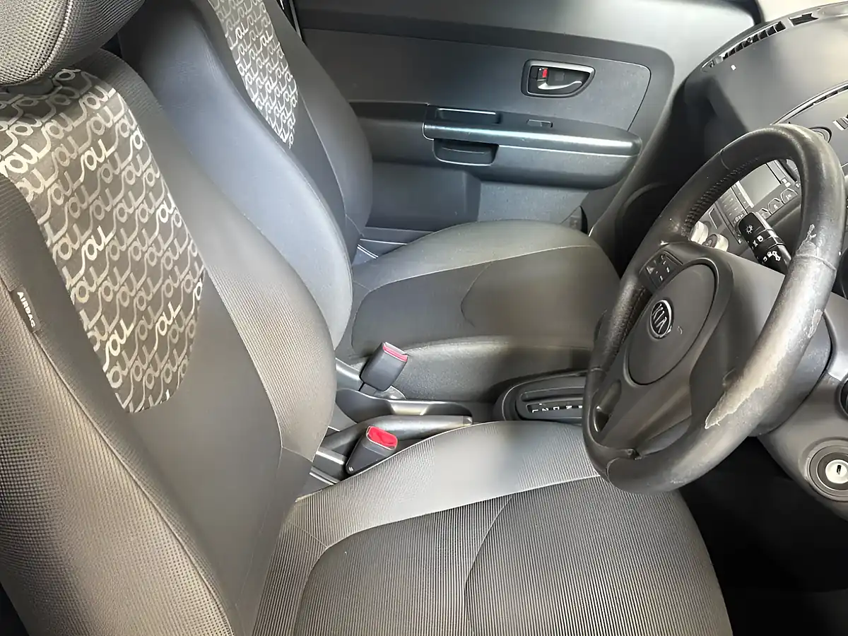 Used 2009 Kia Soul 2 Silver - Interior and Exterior details 16