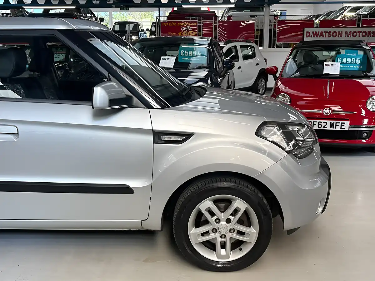 Used 2009 Kia Soul 2 Silver - Interior and Exterior details 18