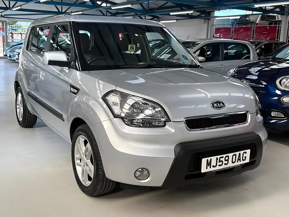 Used 2009 Kia Soul 2 Silver - Interior and Exterior details 3