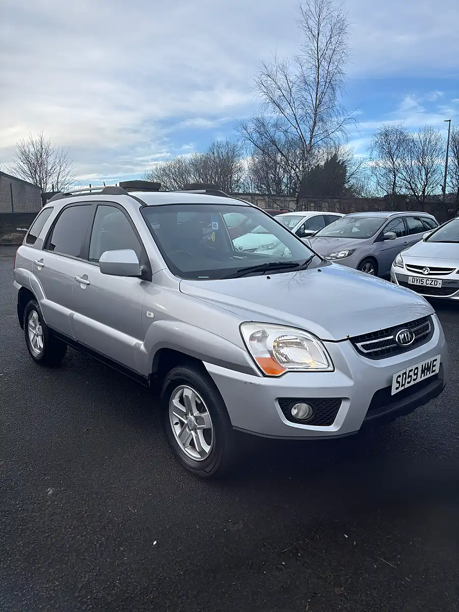 Used 2009 Kia Sportage Xs 4WD Silver - Front View