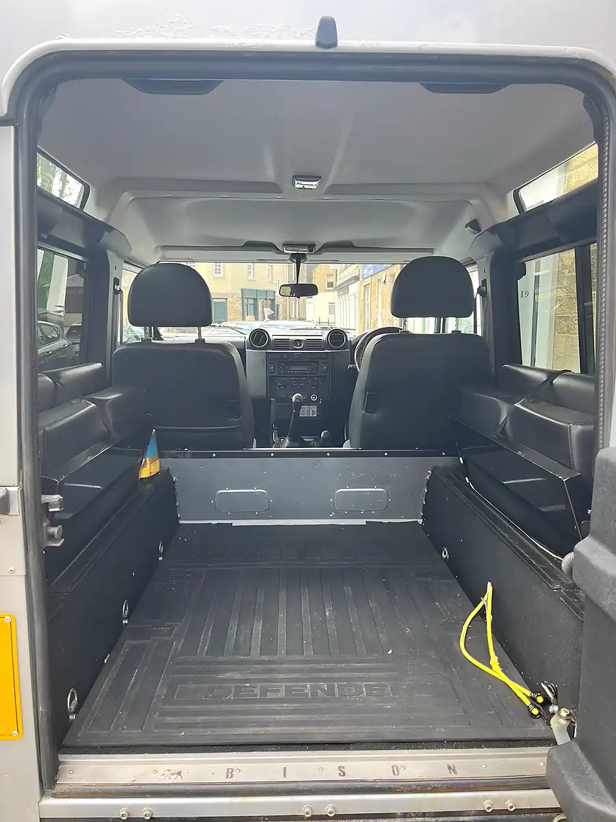Used 2009 Land Rover Defender 90 County Hard Top Zermatt Silver - Interior and Exterior details 6