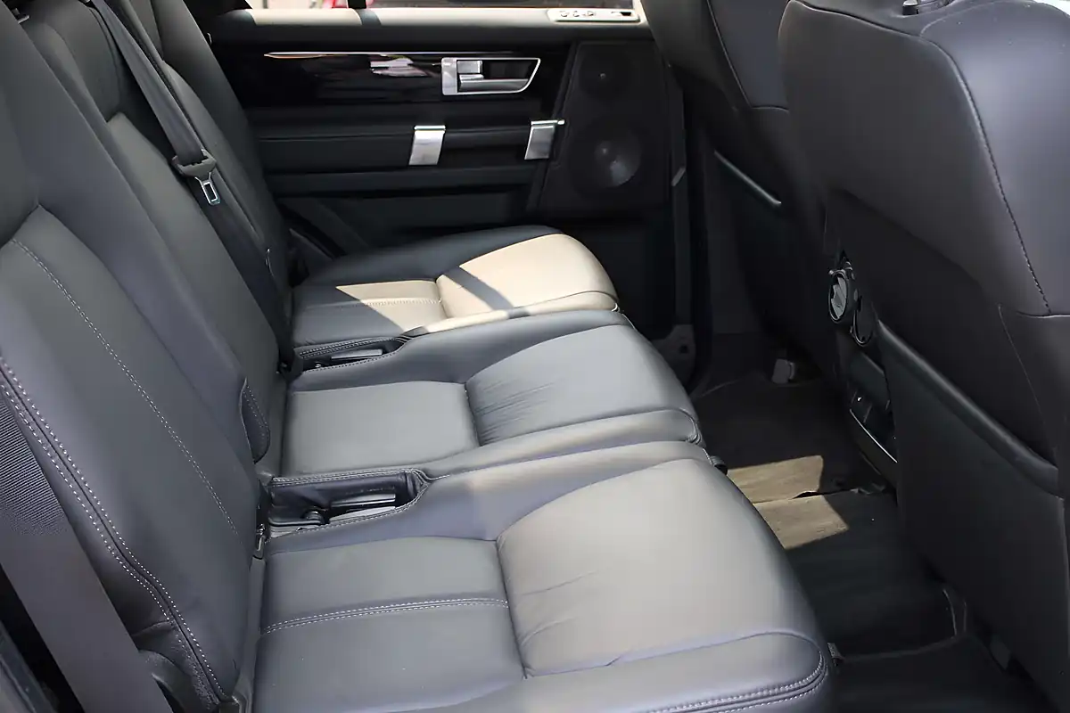 Used 2009 Land Rover Discovery 4 Hse Black - Interior and Exterior details 12