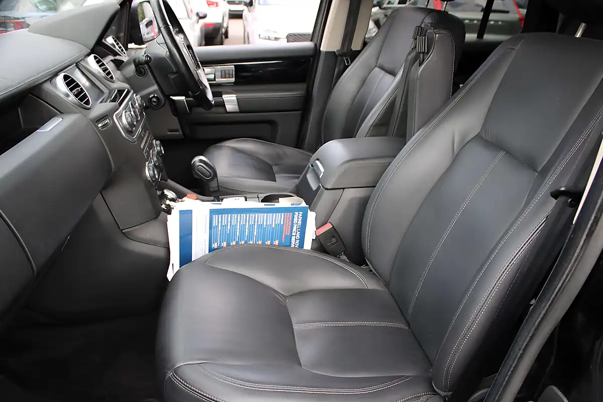 Used 2009 Land Rover Discovery 4 Hse Black - Interior and Exterior details 13