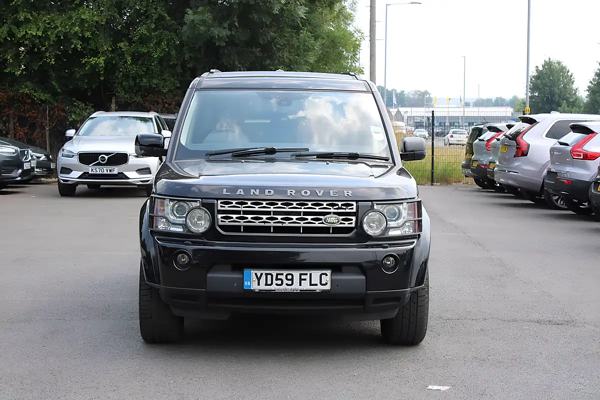 Used 2009 Land Rover Discovery 4 Hse Black - Interior and Exterior details 8