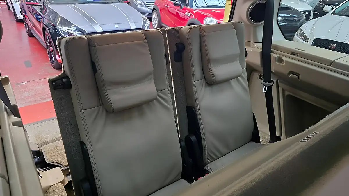 Used 2009 Land Rover Discovery 4 Hse Brown - Interior and Exterior details 11