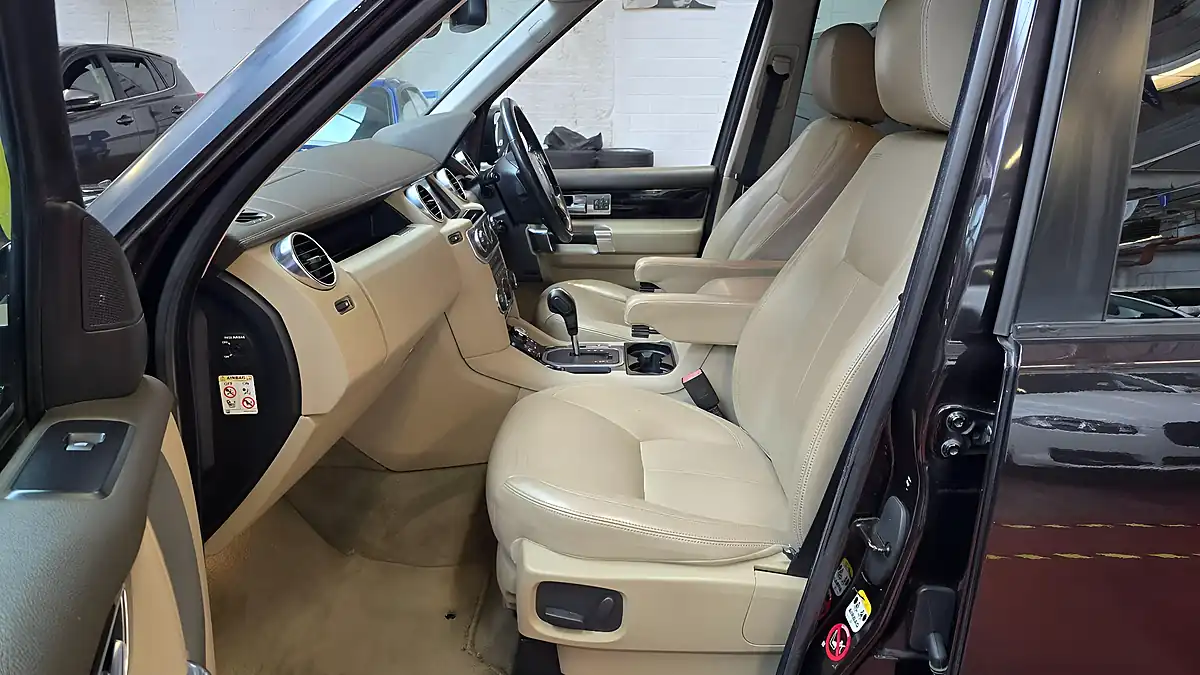 Used 2009 Land Rover Discovery 4 Hse Brown - Interior and Exterior details 13