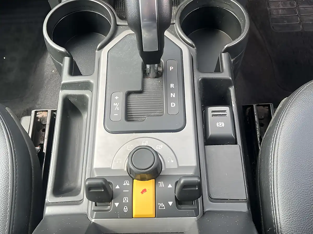 Used 2009 Land Rover Discovery Xs Grey - Interior and Exterior details 11