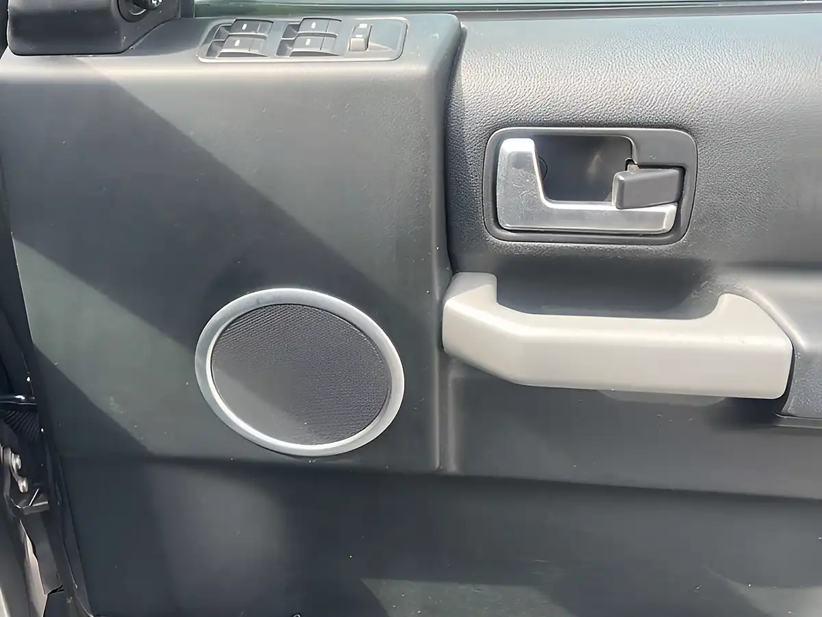 Used 2009 Land Rover Discovery Xs Grey - Interior and Exterior details 15